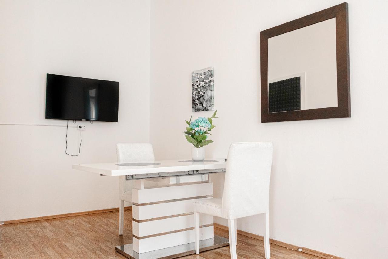 Central Belvedere 3Br Shared Apartment - 12 Min From City Center Вена Экстерьер фото