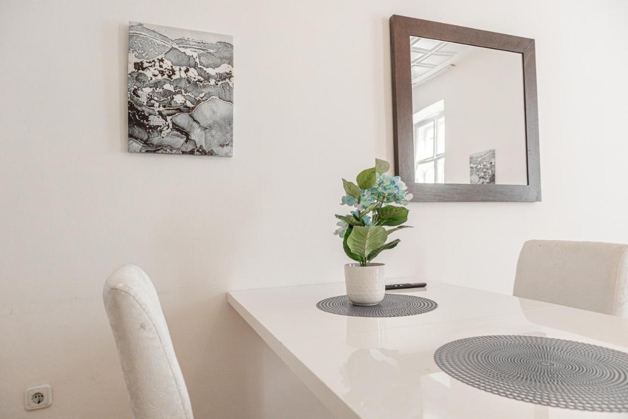 Central Belvedere 3Br Shared Apartment - 12 Min From City Center Вена Экстерьер фото