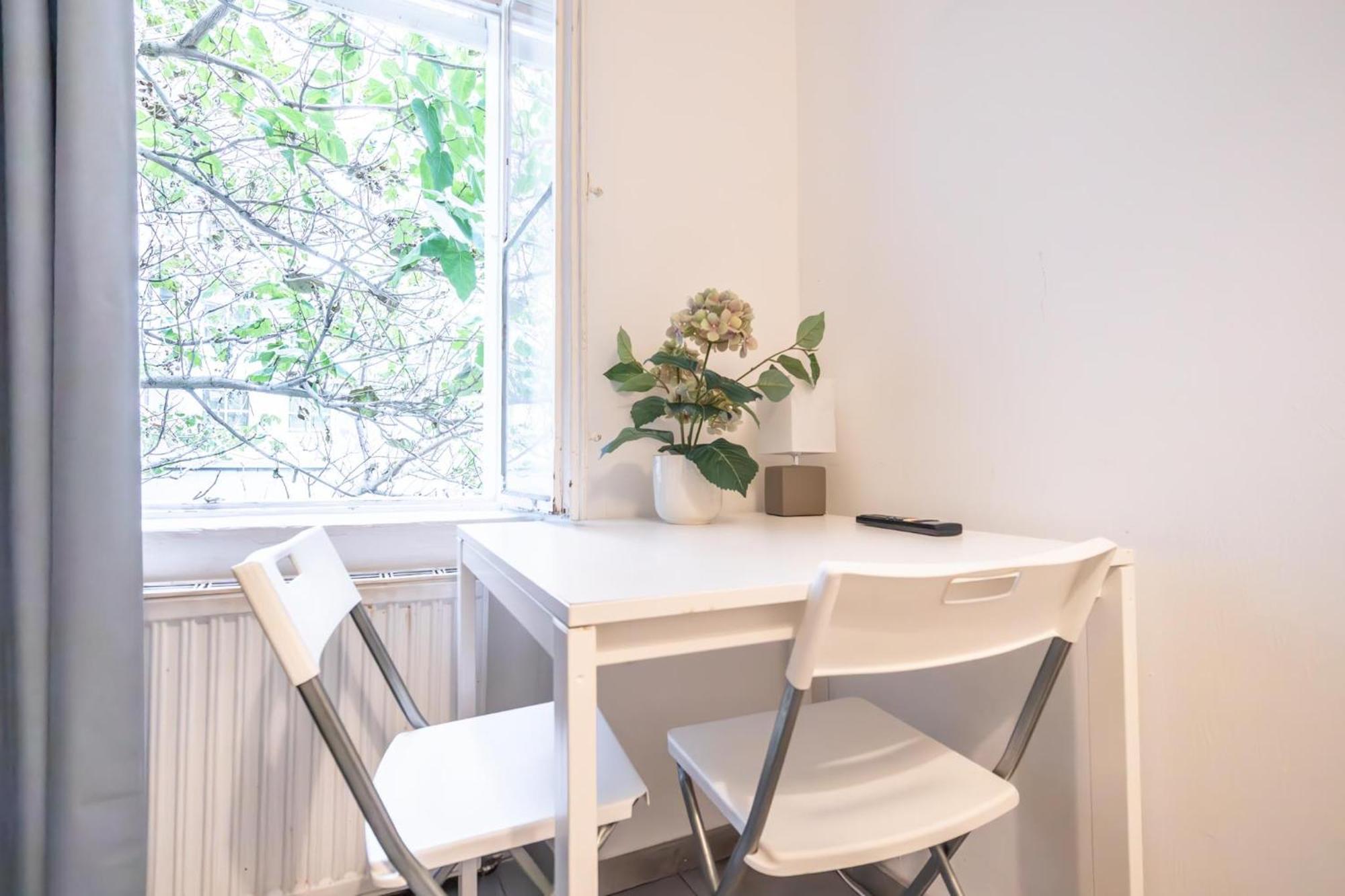 Central Belvedere 3Br Shared Apartment - 12 Min From City Center Вена Экстерьер фото