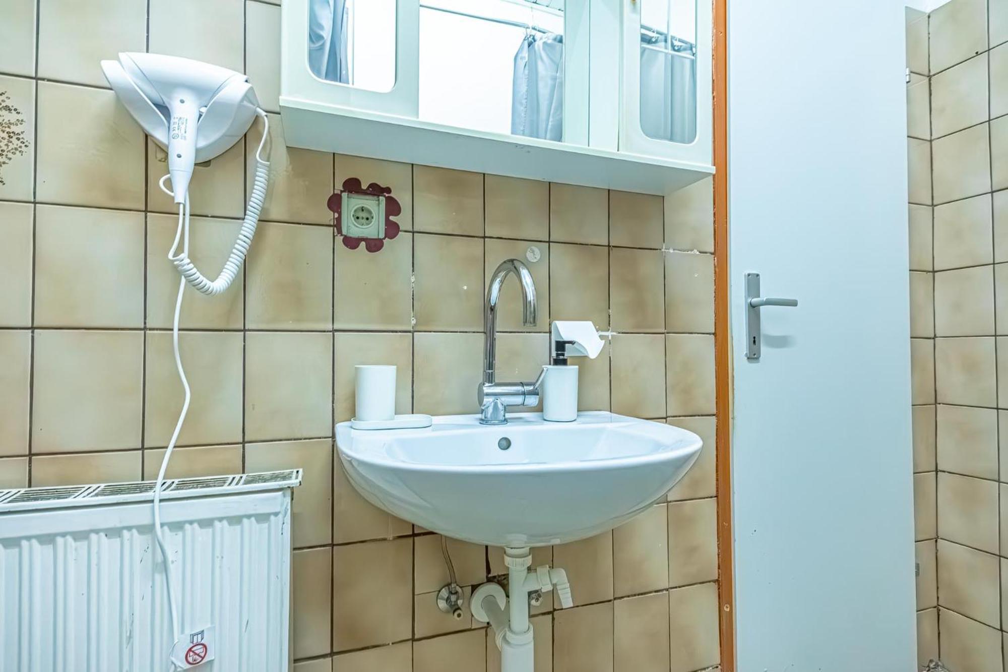 Central Belvedere 3Br Shared Apartment - 12 Min From City Center Вена Экстерьер фото